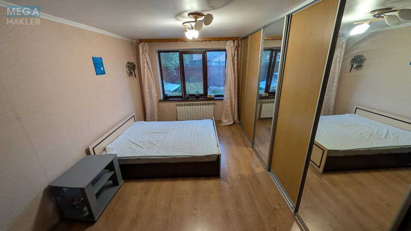 Продаж дома, 2&nbsp;поверху, 96&nbsp;кв.м, 3&nbsp;кімнати, ділянка 5&nbsp;соток, <a class="location-link" href="/kiev/" title="Недвижимость Київ">Київ</a>, <a class="location-link" href="/kiev/desnyanskij/" title="Недвижимость Деснянський район">Деснянський р-н</a>, Петровського вул., 2 (изображение 1)