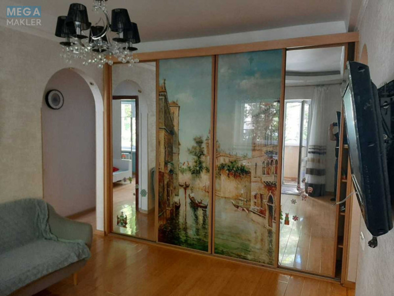 Оренда 3 кімнатної квартири, <a class="location-link" href="/kiev/" title="Недвижимость Київ">Київ</a>, <a class="location-link" href="/kiev/goloseevskij/" title="Недвижимость Голосіївський район">Голосіївський р-н</a>, Велика Васильківська вул., 122 (изображение 1)