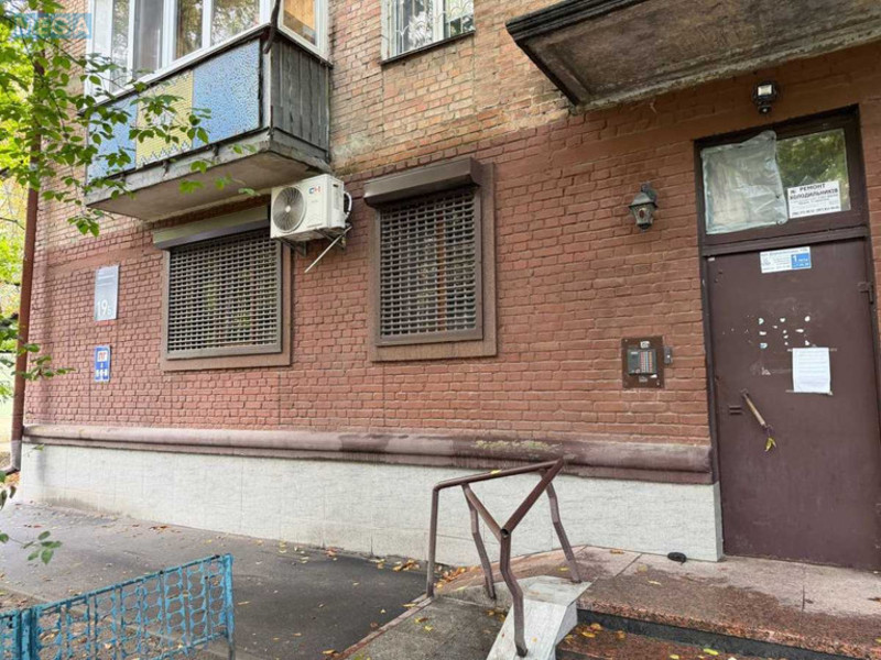 Продаж окремої будівлі/побудови, 45&nbsp;кв.м, <a class="location-link" href="/kiev/" title="Недвижимость Київ">Київ</a>, <a class="location-link" href="/kiev/shevchenkovskij/" title="Недвижимость Шевченківський район">Шевченківський р-н</a>, Деревлянська вул., 19Б (изображение 1)