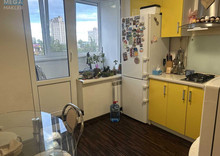 Продаж 1 кімнатної квартири (35/16/8), 5 пов. 16 пов. будинку