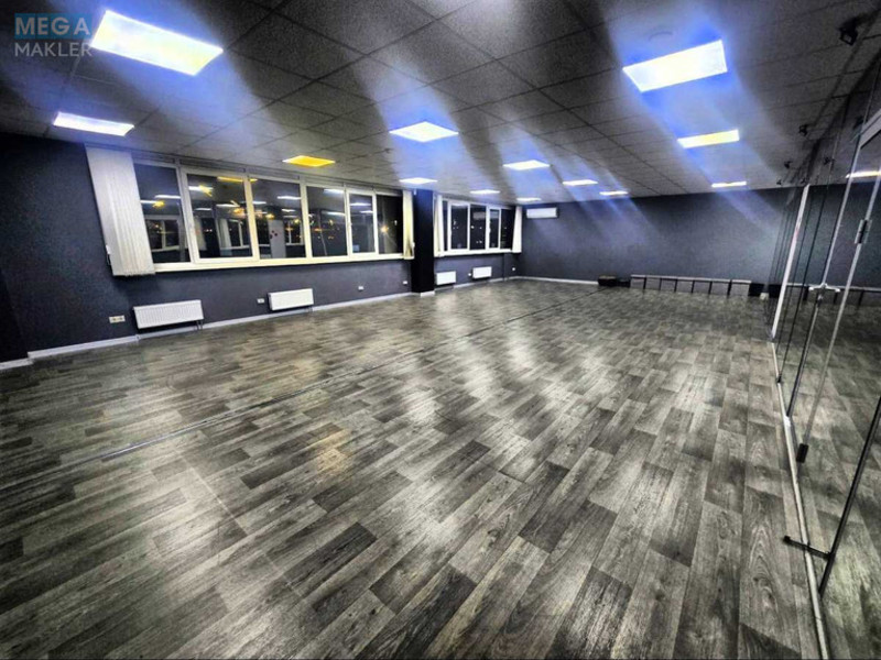 Продаж комерційної нерухомості, 121&nbsp;кв.м, под офис, <a class="location-link" href="/kiev/" title="Недвижимость Київ">Київ</a>, <a class="location-link" href="/kiev/darnickij/" title="Недвижимость Дарницький район">Дарницький р-н</a>, Александра Мишуги ул., 10 (изображение 1)