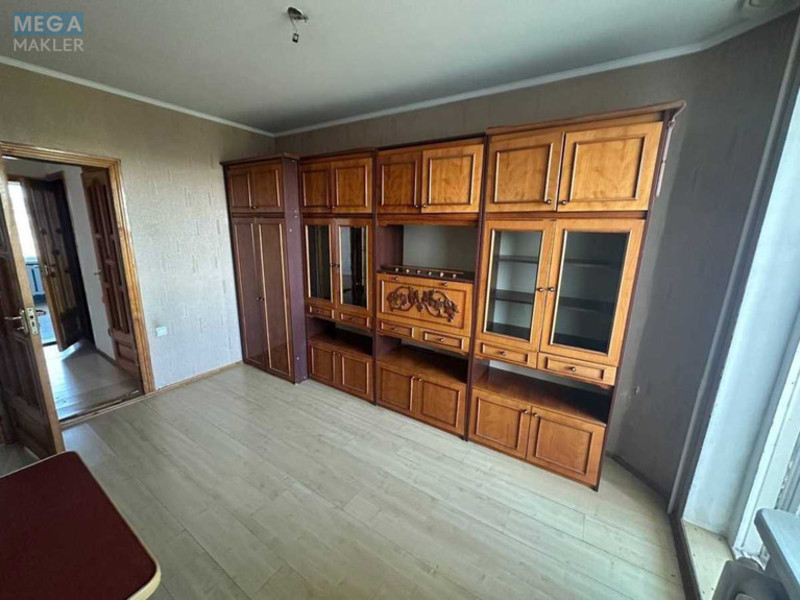 Продаж 3 кімнатної квартири (65/?/?), 8 пов. 9 пов. будинку, <a class="location-link" href="/rovno/" title="Недвижимость Рівне">Рівне</a>, Млинівська, 33 (изображение 1)
