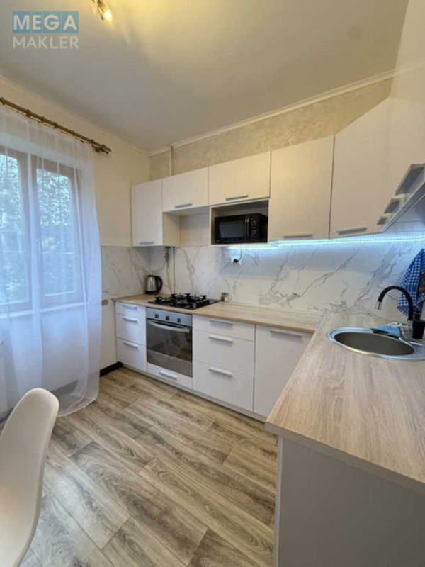 Оренда 2 кімнатної квартири, <a class="location-link" href="/kiev/" title="Недвижимость Київ">Київ</a>, <a class="location-link" href="/kiev/svyatoshinskij/" title="Недвижимость Святошинський район">Святошинський р-н</a>, Жмеринська вул., 36 (изображение 1)