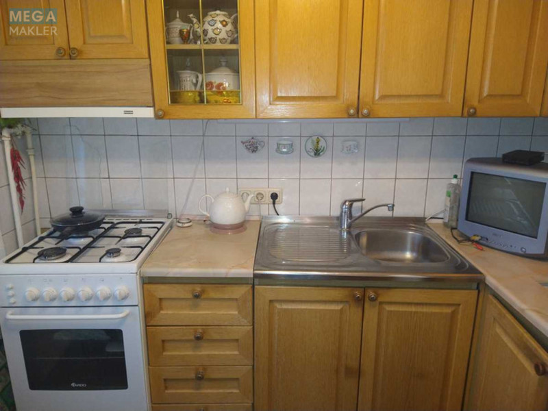 Оренда 3 кімнатної квартири, <a class="location-link" href="/kiev/" title="Недвижимость Київ">Київ</a>, <a class="location-link" href="/kiev/dneprovskij/" title="Недвижимость Дніпровський район">Дніпровський р-н</a>, Ентузіастів вул. (изображение 1)