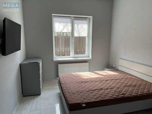 Оренда 1 кімнатної квартири, <a class="location-link" href="/odessa/" title="Недвижимость Одеса">Одеса</a>, <a class="location-link" href="/odessa/suvorovskij/" title="Недвижимость Суворовський район">Суворовський р-н</a>, Четвёртая, 33 (изображение 1)