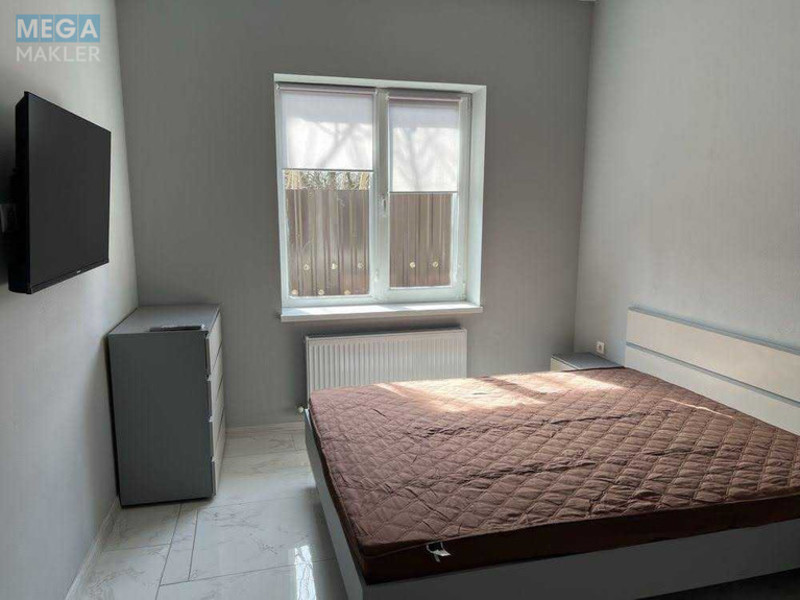 Оренда 1 кімнатної квартири, <a class="location-link" href="/odessa/" title="Недвижимость Одеса">Одеса</a>, <a class="location-link" href="/odessa/suvorovskij/" title="Недвижимость Суворовський район">Суворовський р-н</a>, Четвёртая, 33 (изображение 1)