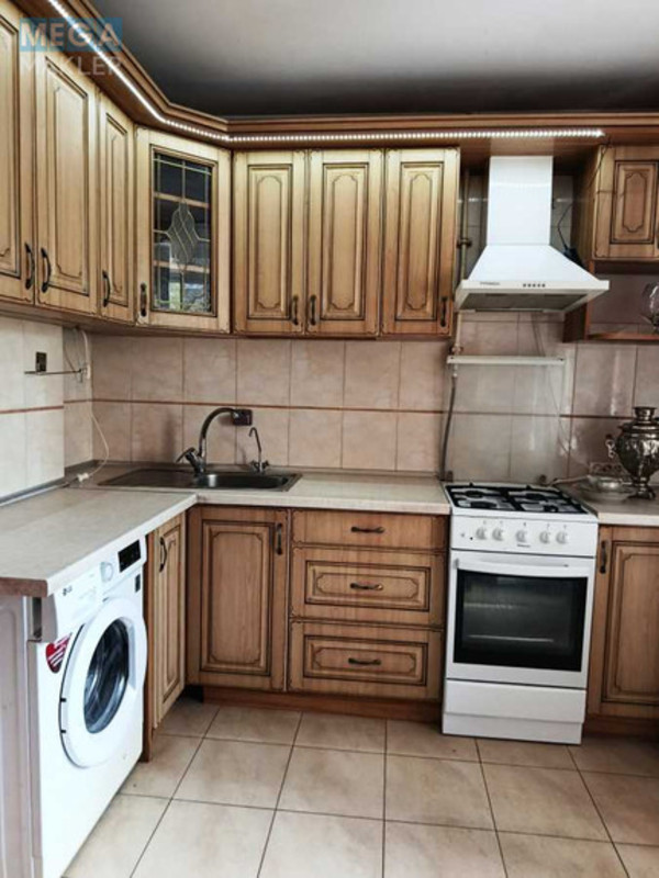 Оренда 1 кімнатної квартири, <a class="location-link" href="/kiev/" title="Недвижимость Київ">Київ</a>, <a class="location-link" href="/kiev/dneprovskij/" title="Недвижимость Дніпровський район">Дніпровський р-н</a>, Березняківська вул., 2 (изображение 1)