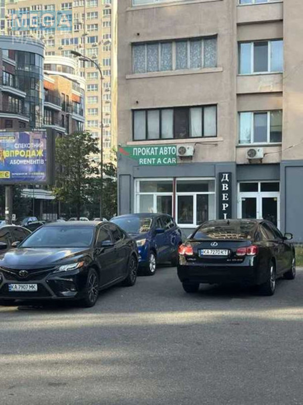 Оренда комерційної нерухомості, 70&nbsp;кв.м, <a class="location-link" href="/kiev/" title="Недвижимость Київ">Київ</a>, <a class="location-link" href="/kiev/pecherskij/" title="Недвижимость Печерський район">Печерський р-н</a>, Антоновича вул., 112 (изображение 1)