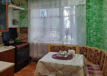 Продаж 3 кімнатної квартири (74/35/12), 1 пов. 4 пов. будинку