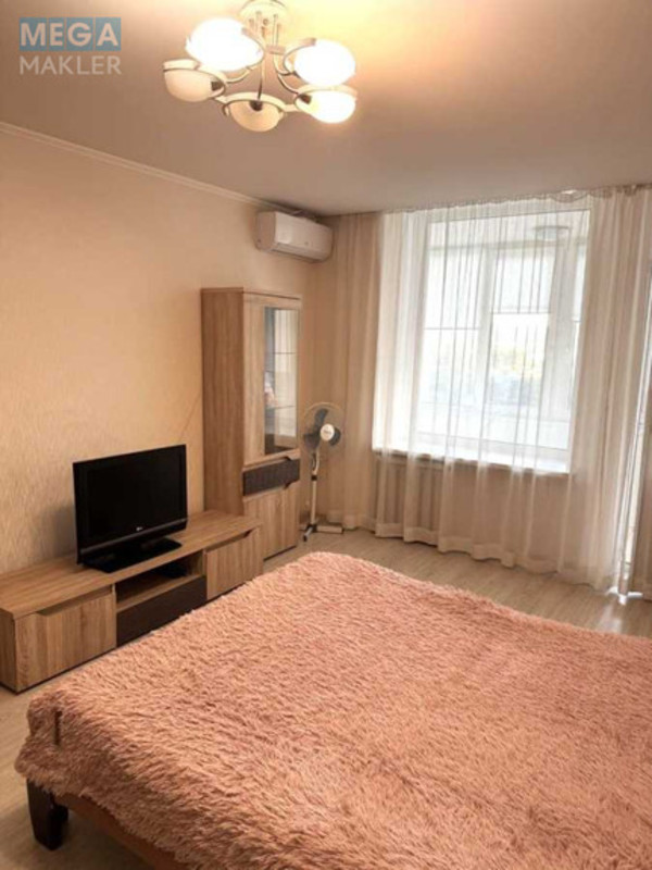 Оренда 1 кімнатної квартири, <a class="location-link" href="/kiev/" title="Недвижимость Київ">Київ</a>, <a class="location-link" href="/kiev/dneprovskij/" title="Недвижимость Дніпровський район">Дніпровський р-н</a>, Митрополита Андрея Шептицкого ул., 7 (изображение 1)