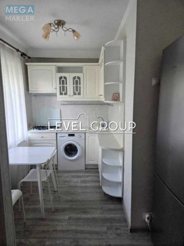 Продаж 2 кімнатної квартири (48/30/9), 5 пов. 5 пов. будинку, <a class="location-link" href="/kiev/" title="Недвижимость Київ">Київ</a>, <a class="location-link" href="/kiev/pecherskij/" title="Недвижимость Печерський район">Печерський р-н</a>, Миколи Міхновського бульв., 28а (изображение 1)