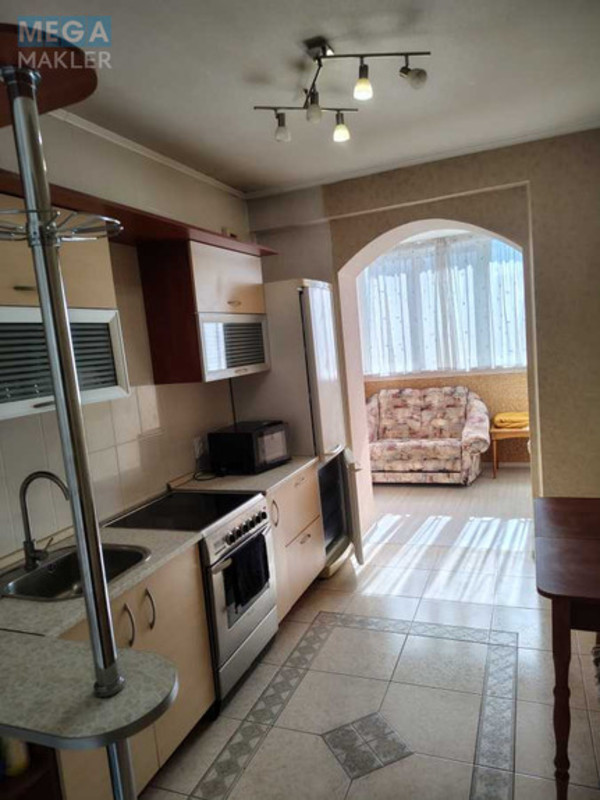 Оренда 1 кімнатної квартири, <a class="location-link" href="/kiev/" title="Недвижимость Київ">Київ</a>, <a class="location-link" href="/kiev/pecherskij/" title="Недвижимость Печерський район">Печерський р-н</a>, Старонаводницька вул., 8а (изображение 1)