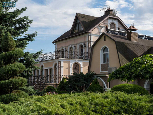 Продаж дома, 2&nbsp;поверху, 1&nbsp;500&nbsp;кв.м, 12&nbsp;кімнат, ділянка 36&nbsp;соток, <a class="location-link" href="/lyutizh-selo/" title="Недвижимость Лютіж">Лютіж</a>, Заводська, 8 (изображение 1)