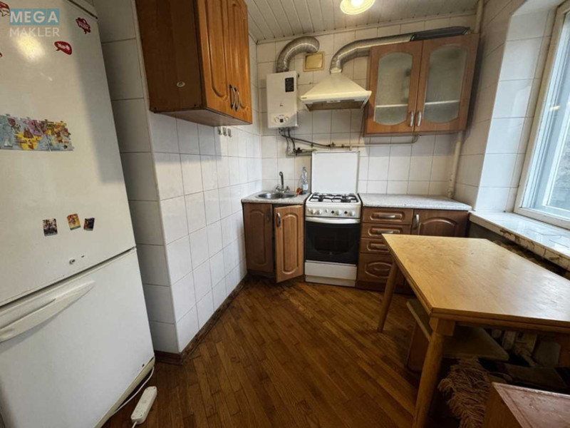 Оренда 3 кімнатної квартири, <a class="location-link" href="/kiev/" title="Недвижимость Київ">Київ</a>, <a class="location-link" href="/kiev/shevchenkovskij/" title="Недвижимость Шевченківський район">Шевченківський р-н</a>, Дегтяревская ул., 11 (изображение 1)