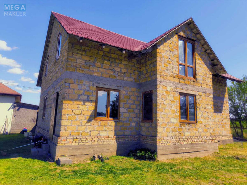 Продаж дома, 2&nbsp;поверху, 130&nbsp;кв.м, 4&nbsp;кімнати, ділянка 11&nbsp;соток, <a class="location-link" href="/makovishe/" title="Недвижимость Маковище">Маковище</a>, молодіжна (изображение 1)