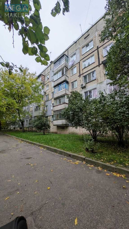 Продаж 2 кімнатної квартири (44/28/8), 1 пов. 5 пов. будинку, <a class="location-link" href="/kirovograd/" title="Недвижимость Кіровоград">Кіровоград</a>, Г. Рятувальників, 10 (изображение 1)