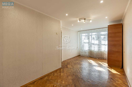 Продаж 1 кімнатної квартири (29,7/17,8/3,9), 4 пов. 9 пов. будинку, <a class="location-link" href="/kiev/" title="Недвижимость Київ">Київ</a>, <a class="location-link" href="/kiev/solomenskij/" title="Недвижимость Солом'янський район">Солом'янський р-н</a>, Смілянська вул., 19 (изображение 1)