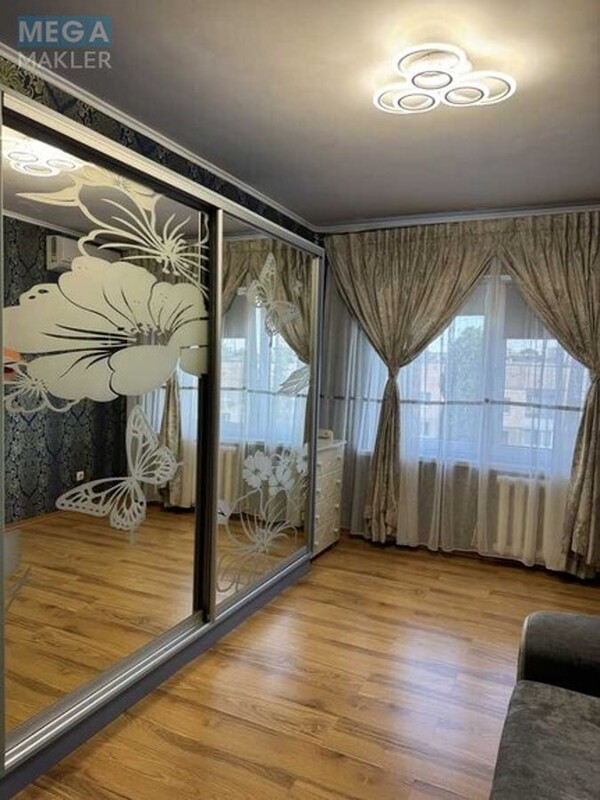 Оренда 3 кімнатної квартири, <a class="location-link" href="/odessa/" title="Недвижимость Одеса">Одеса</a>, <a class="location-link" href="/odessa/suvorovskij/" title="Недвижимость Суворовський район">Суворовський р-н</a>, Балковская, 32 (изображение 1)