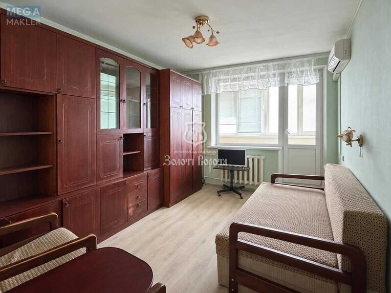 Продаж 1 кімнатної квартири (32,4/12,9/7,3), 8 пов. 9 пов. будинку, <a class="location-link" href="/kiev/" title="Недвижимость Київ">Київ</a>, <a class="location-link" href="/kiev/svyatoshinskij/" title="Недвижимость Святошинський район">Святошинський р-н</a>, Зодчих вул., 74 (изображение 1)