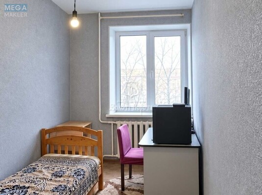 Продаж 3 кімнатної квартири (64,7/37,7/7), 7 пов. 9 пов. будинку, <a class="location-link" href="/kiev/" title="Недвижимость Київ">Київ</a>, <a class="location-link" href="/kiev/darnickij/" title="Недвижимость Дарницький район">Дарницький р-н</a>, Вереснева вул., 9 (изображение 1)