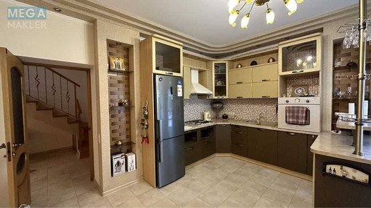 Продаж дома, 2&nbsp;поверху, 212&nbsp;кв.м, 5&nbsp;кімнат, ділянка 9&nbsp;соток, <a class="location-link" href="/marhalovka/" title="Недвижимость Мархалівка">Мархалівка</a>, садовая, 1 (изображение 2)