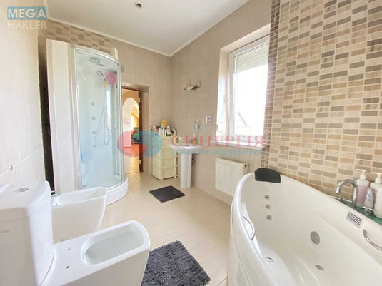Продаж дома, 3&nbsp;поверху, 317&nbsp;кв.м, 6&nbsp;кімнат, ділянка 13&nbsp;соток, <a class="location-link" href="/novye-petrovcy/" title="Недвижимость Нові Петрівці">Нові Петрівці</a>, Соборна (изображение 10)