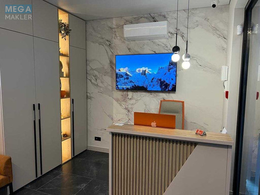 Продаж комерційної нерухомості, 111&nbsp;кв.м, <a class="location-link" href="/uzhgorod/" title="Недвижимость Ужгород">Ужгород</a>, Собранецька (изображение 2)