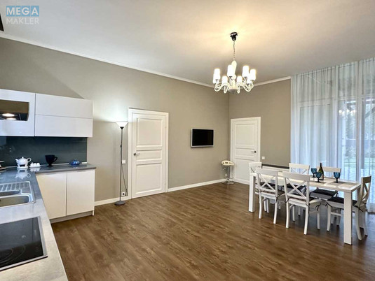 Продаж дома, 2&nbsp;поверху, 294&nbsp;кв.м, 4&nbsp;кімнати, ділянка 10&nbsp;соток, <a class="location-link" href="/borispol/" title="Недвижимость Бориспіль">Бориспіль</a>, Котляревского (изображение 8)