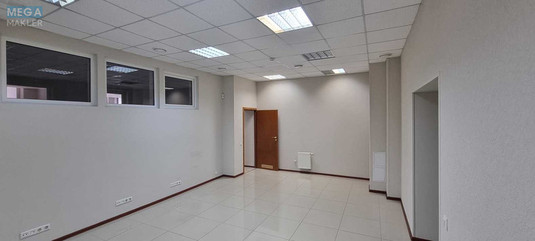 Оренда комерційної нерухомості, 140&nbsp;кв.м, под офис, <a class="location-link" href="/kiev/" title="Недвижимость Київ">Київ</a>, <a class="location-link" href="/kiev/pecherskij/" title="Недвижимость Печерський район">Печерський р-н</a>, Лютеранская ул., 10а (изображение 4)