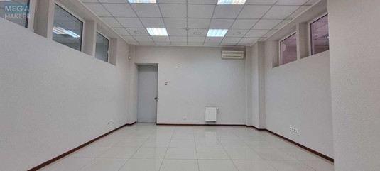 Оренда комерційної нерухомості, 140&nbsp;кв.м, под офис, <a class="location-link" href="/kiev/" title="Недвижимость Київ">Київ</a>, <a class="location-link" href="/kiev/pecherskij/" title="Недвижимость Печерський район">Печерський р-н</a>, Лютеранская ул., 10а (изображение 5)