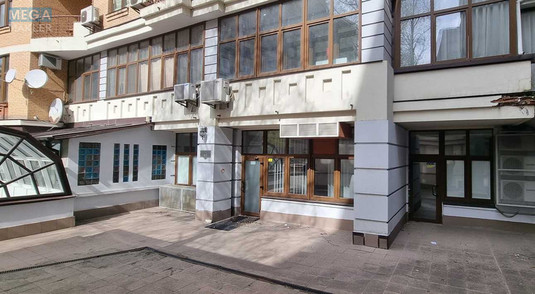 Оренда комерційної нерухомості, 140&nbsp;кв.м, под офис, <a class="location-link" href="/kiev/" title="Недвижимость Київ">Київ</a>, <a class="location-link" href="/kiev/pecherskij/" title="Недвижимость Печерський район">Печерський р-н</a>, Лютеранская ул., 10а (изображение 9)