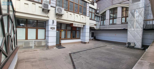 Оренда комерційної нерухомості, 140&nbsp;кв.м, под офис, <a class="location-link" href="/kiev/" title="Недвижимость Київ">Київ</a>, <a class="location-link" href="/kiev/pecherskij/" title="Недвижимость Печерський район">Печерський р-н</a>, Лютеранская ул., 10а (изображение 10)