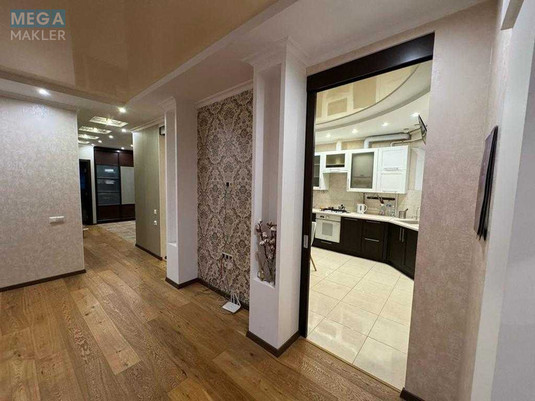 Продаж 3 кімнатної квартири (102/61/10), 8 пов. 8 пов. будинку, <a class="location-link" href="/chabany/" title="Недвижимость Чабані">Чабани</a>, Машиностроительная, 2В (изображение 2)