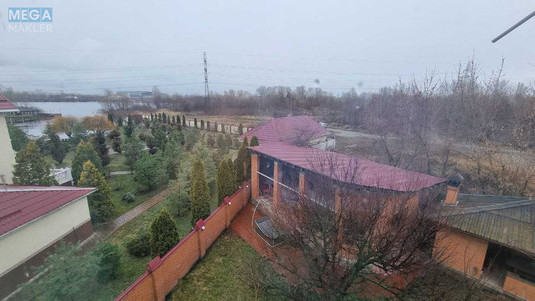 Продаж дома, 3&nbsp;поверху, 260&nbsp;кв.м, 7&nbsp;кімнат, ділянка 12&nbsp;соток, <a class="location-link" href="/kiev/" title="Недвижимость Київ">Київ</a>, <a class="location-link" href="/kiev/dneprovskij/" title="Недвижимость Дніпровський район">Дніпровський р-н</a>, Центрально-садовая ул. (изображение 7)