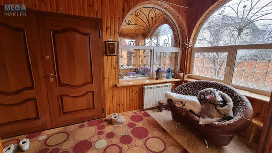 Продаж дома, 3&nbsp;поверху, 260&nbsp;кв.м, 7&nbsp;кімнат, ділянка 12&nbsp;соток, <a class="location-link" href="/kiev/" title="Недвижимость Київ">Київ</a>, <a class="location-link" href="/kiev/dneprovskij/" title="Недвижимость Дніпровський район">Дніпровський р-н</a>, Центрально-садовая ул. (изображение 8)
