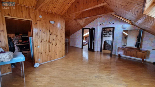 Продаж дома, 3&nbsp;поверху, 260&nbsp;кв.м, 7&nbsp;кімнат, ділянка 12&nbsp;соток, <a class="location-link" href="/kiev/" title="Недвижимость Київ">Київ</a>, <a class="location-link" href="/kiev/dneprovskij/" title="Недвижимость Дніпровський район">Дніпровський р-н</a>, Центрально-садовая ул. (изображение 17)