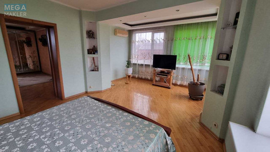 Продаж дома, 3&nbsp;поверху, 260&nbsp;кв.м, 7&nbsp;кімнат, ділянка 12&nbsp;соток, <a class="location-link" href="/kiev/" title="Недвижимость Київ">Київ</a>, <a class="location-link" href="/kiev/dneprovskij/" title="Недвижимость Дніпровський район">Дніпровський р-н</a>, Центрально-садовая ул. (изображение 22)