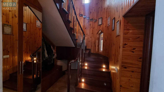 Продаж дома, 3&nbsp;поверху, 260&nbsp;кв.м, 7&nbsp;кімнат, ділянка 12&nbsp;соток, <a class="location-link" href="/kiev/" title="Недвижимость Київ">Київ</a>, <a class="location-link" href="/kiev/dneprovskij/" title="Недвижимость Дніпровський район">Дніпровський р-н</a>, Центрально-садовая ул. (изображение 25)