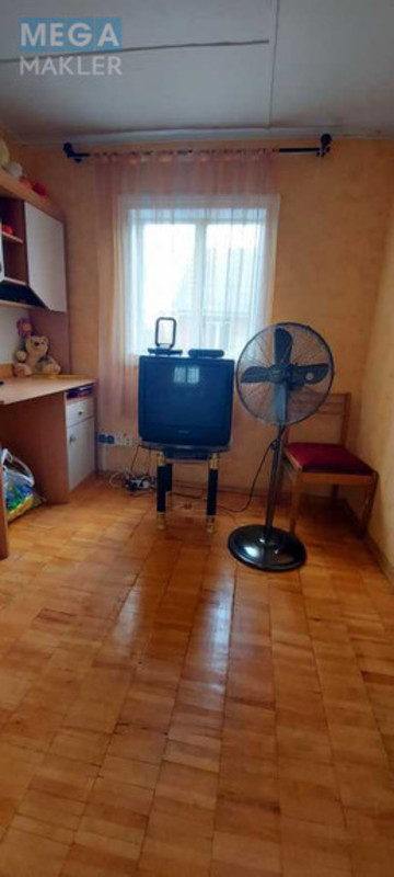 Продаж дома, 2&nbsp;поверху, 57&nbsp;кв.м, 3&nbsp;кімнати, ділянка 5&nbsp;соток, <a class="location-link" href="/kiev/" title="Недвижимость Київ">Київ</a>, <a class="location-link" href="/kiev/obolonskij/" title="Недвижимость Оболонський район">Оболонський р-н</a>, Богатырская ул. (изображение 10)