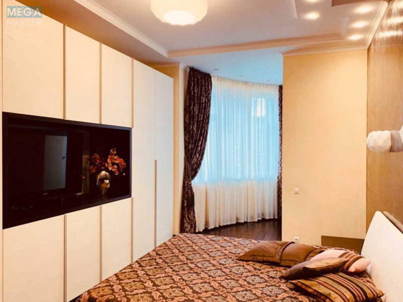 Продаж 3 кімнатної квартири (140/100/15), 6 пов. 18 пов. будинку, <a class="location-link" href="/kiev/" title="Недвижимость Київ">Київ</a>, <a class="location-link" href="/kiev/pecherskij/" title="Недвижимость Печерський район">Печерський р-н</a>, Леси Украинки бульв., 7б (изображение 8)