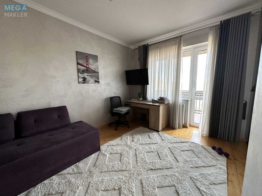 Продаж дома, 3&nbsp;поверху, 295&nbsp;кв.м, 7&nbsp;кімнат, ділянка 5&nbsp;соток, <a class="location-link" href="/chernovtsi/" title="Недвижимость Чернівці">Чернівці</a>, <a class="location-link" href="/chernovtsi/pershotravnevij/" title="Недвижимость Першотравневий район">Першотравневий р-н</a>, Січових Стрільців (изображение 4)