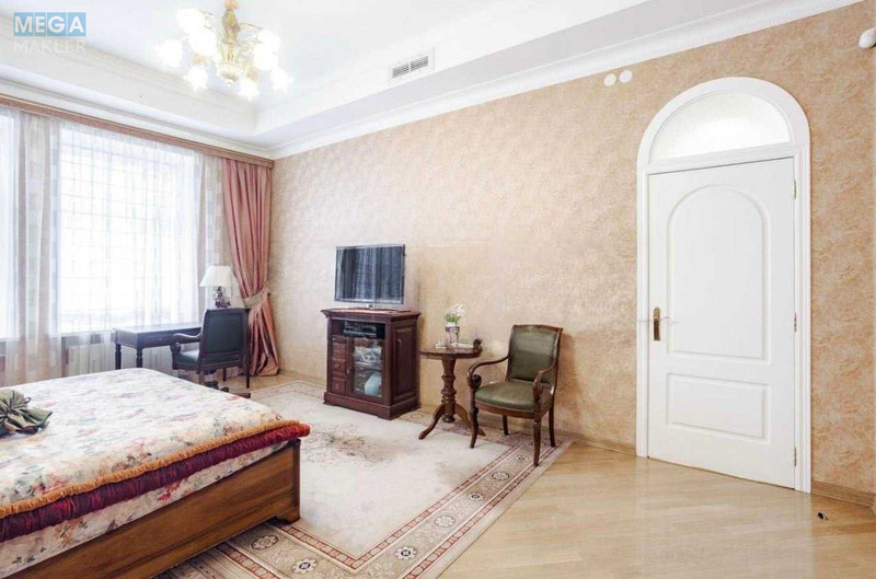 Продаж 6 кімнатної квартири (330/?/?), 4 пов. 4 пов. будинку, <a class="location-link" href="/kiev/" title="Недвижимость Київ">Київ</a>, <a class="location-link" href="/kiev/shevchenkovskij/" title="Недвижимость Шевченківський район">Шевченківський р-н</a>, Софіївська вул., 25 (изображение 4)