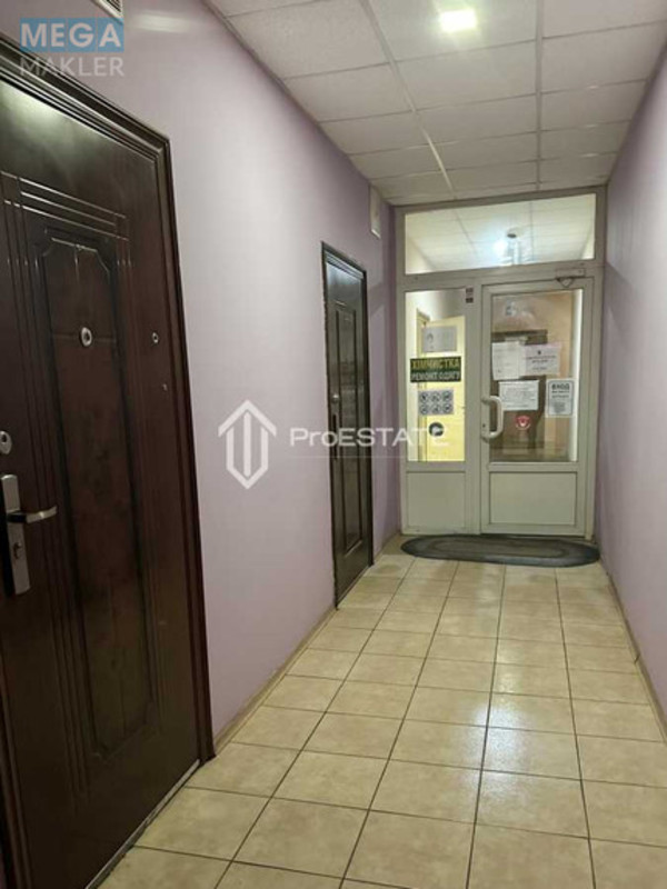 Продаж комерційної нерухомості, 136&nbsp;кв.м, под офис, <a class="location-link" href="/kiev/" title="Недвижимость Київ">Київ</a>, <a class="location-link" href="/kiev/podolskij/" title="Недвижимость Подільський район">Подільський р-н</a>, Георгія Гонгадзе просп., 5 (изображение 7)