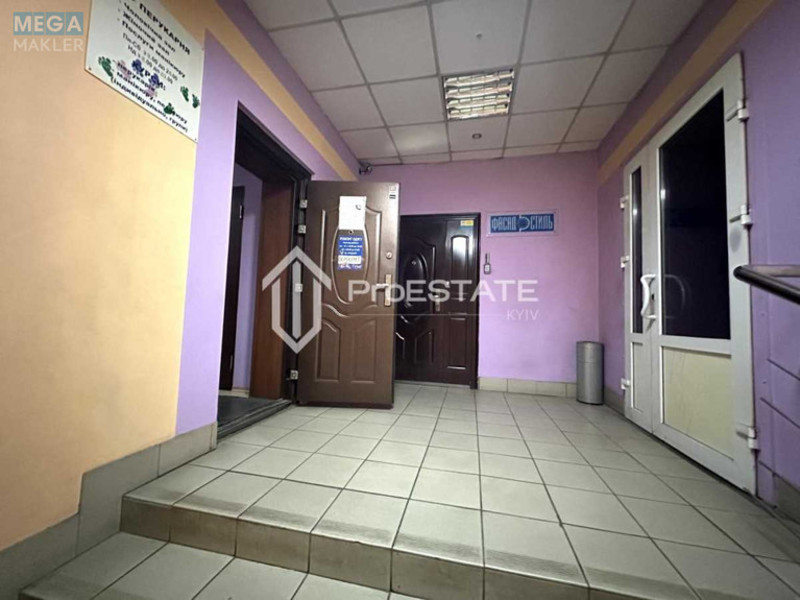 Продаж комерційної нерухомості, 136&nbsp;кв.м, под офис, <a class="location-link" href="/kiev/" title="Недвижимость Київ">Київ</a>, <a class="location-link" href="/kiev/podolskij/" title="Недвижимость Подільський район">Подільський р-н</a>, Георгія Гонгадзе просп., 5 (изображение 11)