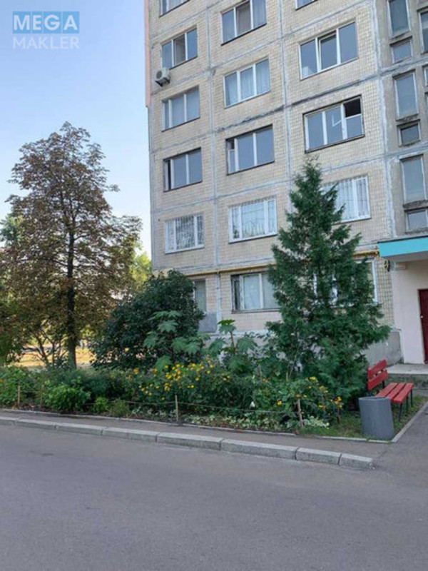 Продаж 3 кімнатної квартири (65/35/7), 1 пов. 9 пов. будинку, <a class="location-link" href="/kiev/" title="Недвижимость Київ">Київ</a>, <a class="location-link" href="/kiev/desnyanskij/" title="Недвижимость Деснянський район">Деснянський р-н</a>, Космонавта Волкова ул., 20а (изображение 2)