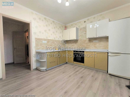 Продаж 3 кімнатної квартири (85/50/11), 8 пов. 12 пов. будинку, <a class="location-link" href="/chajki-selo-kv/" title="Недвижимость Чайки">Чайки</a>, Лобановського, 27 (изображение 11)