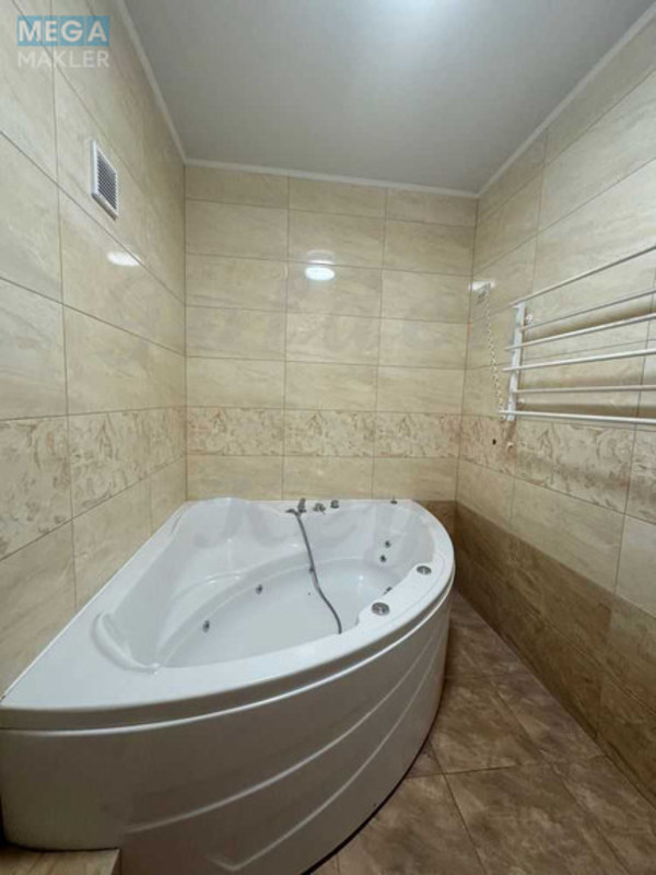 Продаж дома, 3&nbsp;поверху, 228&nbsp;кв.м, 5&nbsp;кімнат, ділянка 1,50&nbsp;сотка, <a class="location-link" href="/schastlivoe-selo-kv/" title="Недвижимость Щасливі">Щасливе</a>, Фестивальна, 33 (изображение 10)