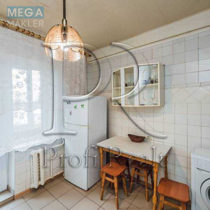 Продаж 3 кімнатної квартири (75/48/8), 8 пов. 9 пов. будинку, <a class="location-link" href="/kiev/" title="Недвижимость Київ">Київ</a>, <a class="location-link" href="/kiev/goloseevskij/" title="Недвижимость Голосіївський район">Голосіївський р-н</a>, Маричанська вулиця, 11/8 (изображение 8)