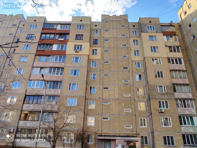 Продаж 3 кімнатної квартири (70/43/8), 4 пов. 9 пов. будинку, <a class="location-link" href="/kiev/" title="Недвижимость Київ">Київ</a>, <a class="location-link" href="/kiev/darnickij/" title="Недвижимость Дарницький район">Дарницький р-н</a>, Архитектора Вербицкого ул., 22/1 (изображение 8)