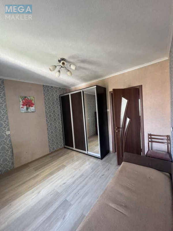 Продаж 3 кімнатної квартири (85/50/8), 8 пов. 16 пов. будинку, <a class="location-link" href="/kiev/" title="Недвижимость Київ">Київ</a>, <a class="location-link" href="/kiev/svyatoshinskij/" title="Недвижимость Святошинський район">Святошинський р-н</a>, Академика Палладина просп., 13 (изображение 8)